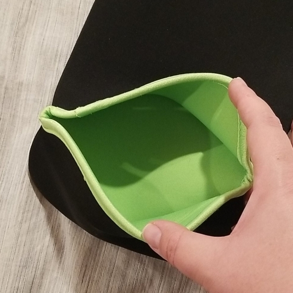 Neoprene Tablet Protective Carrying Sleeve Case - Picture 3 of 3